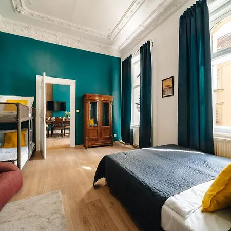 מלון דירות Bohemia Grand By Wagnerstays