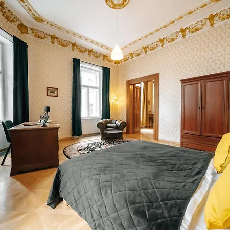 מלון דירות Bohemia Grand By Wagnerstays