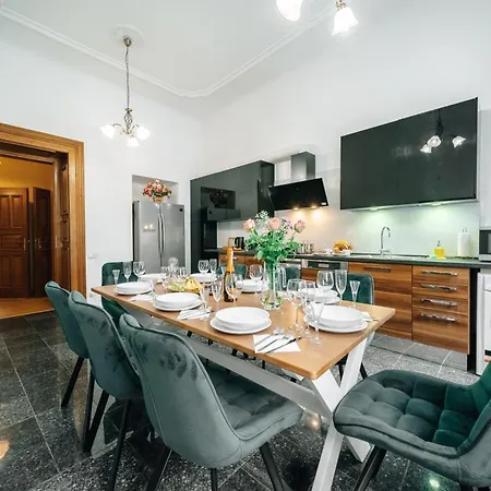 Bohemia Grand By Wagnerstays מלון דירות