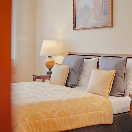 מלון דירות Bohemia Grand By Wagnerstays